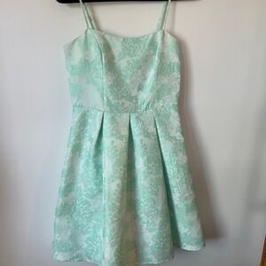 Mint-coloured tie-back detail - Size S